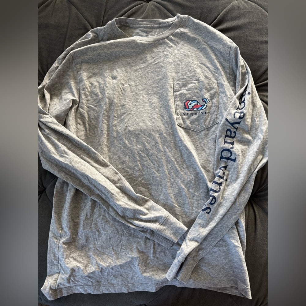 Vineyard vines size small long sleeve tshirt